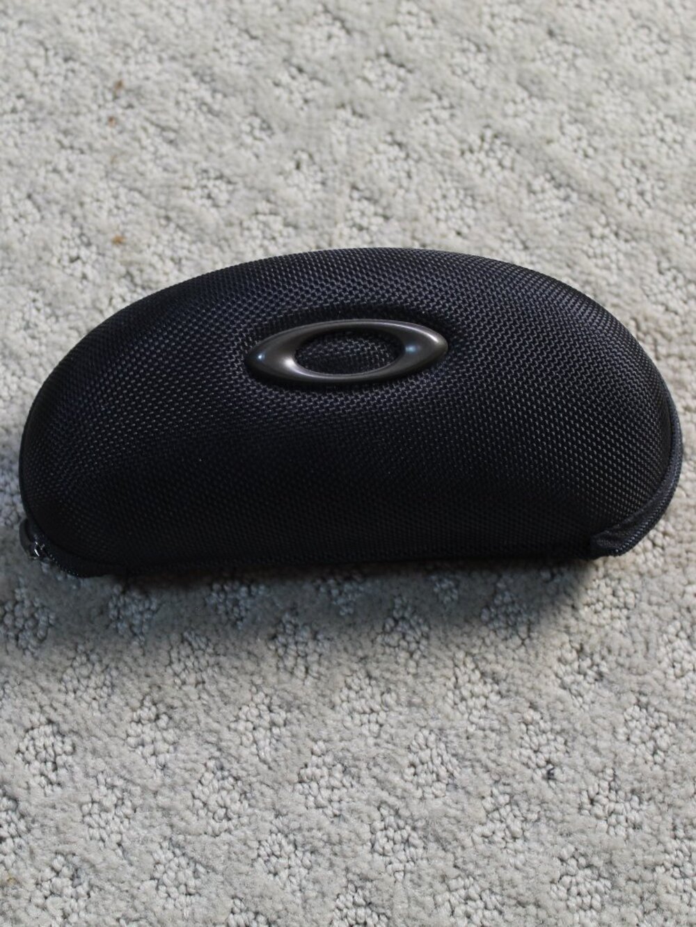 Oakley Vault Sunglass Case Zipper Closure Hard Clam Shell Black